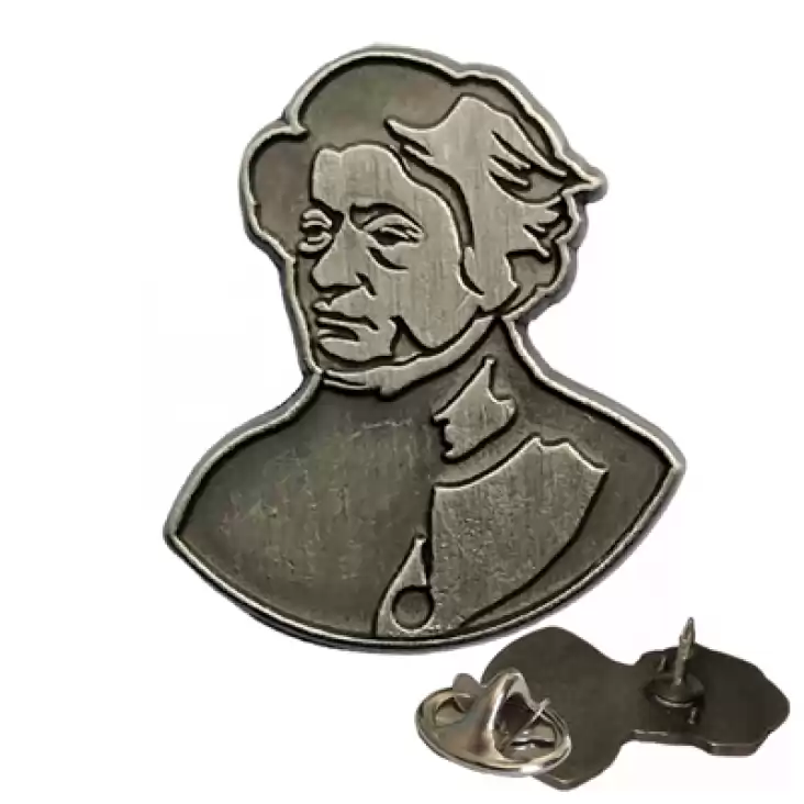 pins Adam Mickiewicz popiersie