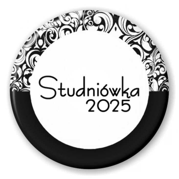 Studniówka z czarnym napisem