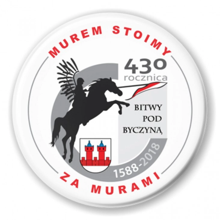 przypinka Numerem stoimy za murami