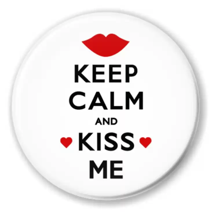 przypinka Kiss me