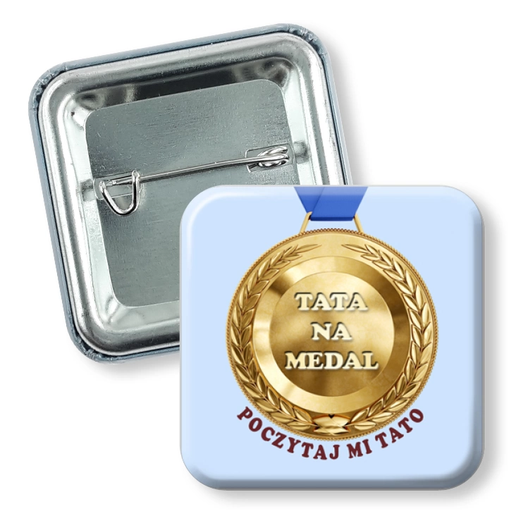 przypinka kwadratTata na medal czyta książki