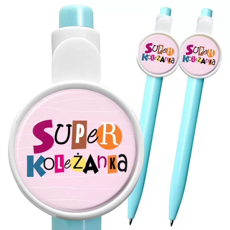 przypinka długopis Super koleżanka na różowym tle