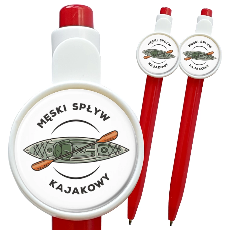 przypinka długopis Męski spływ kajakowy na białym tle