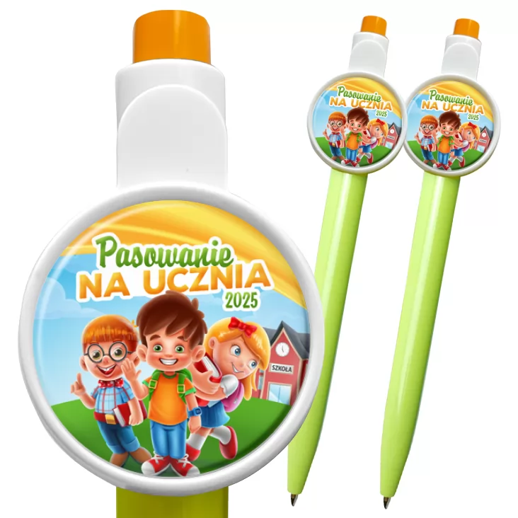 przypinka długopis Pasowanie na ucznia z trójką dzieci