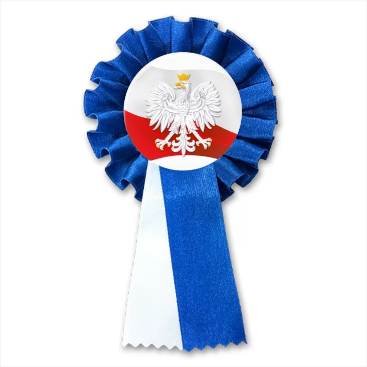 przypinka kotylion Orzeł w koronie na tle powiewającej flagi Polski