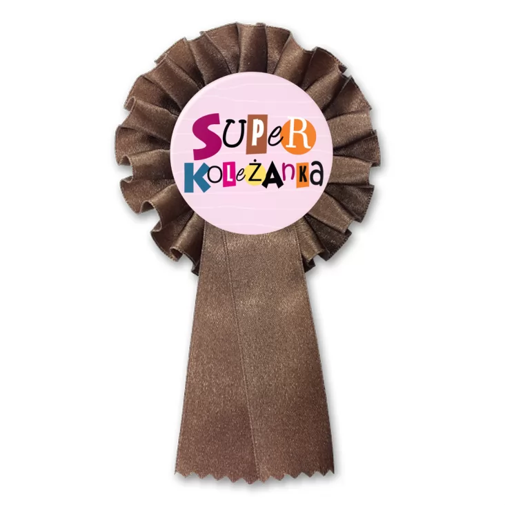 przypinka kotylion Super koleżanka na różowym tle