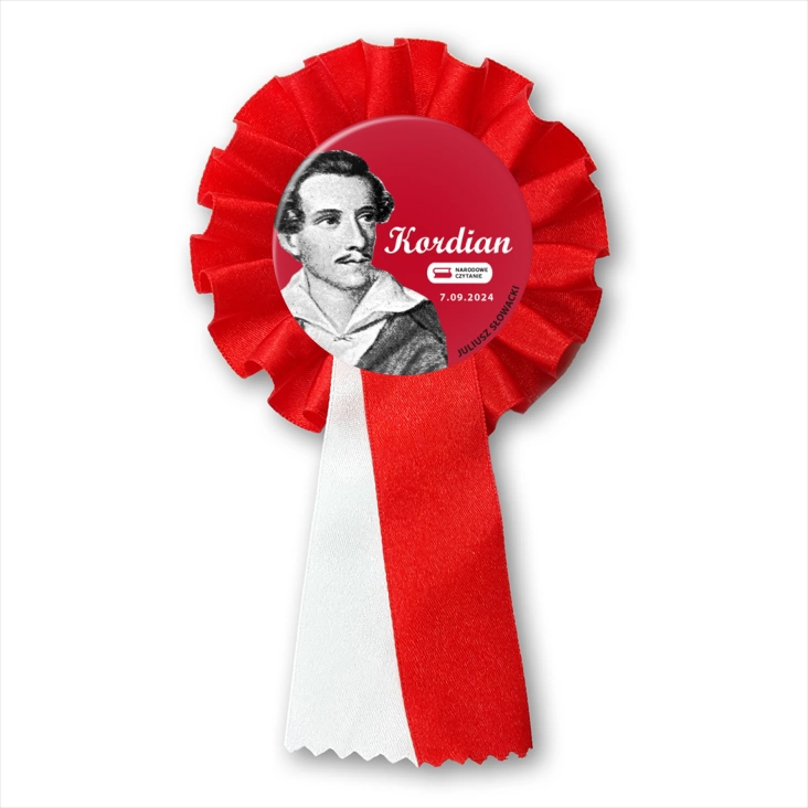 przypinka kotylion Narodowe czytanie Kordian Juliusz Słowacki na czerwonym tle