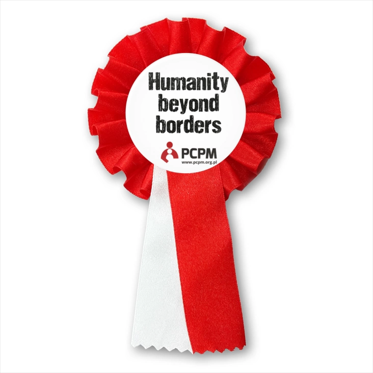 przypinka kotylion Humanity beyond borders