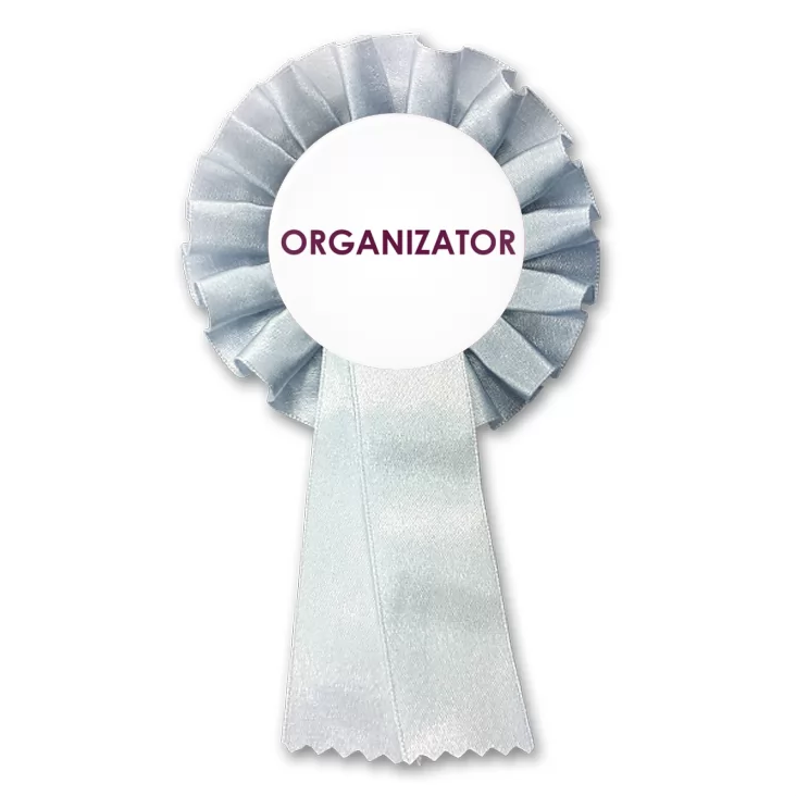 przypinka kotylion Organizator fioletowe litery