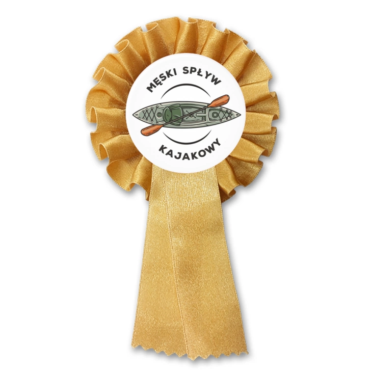 przypinka kotylion Męski spływ kajakowy na białym tle