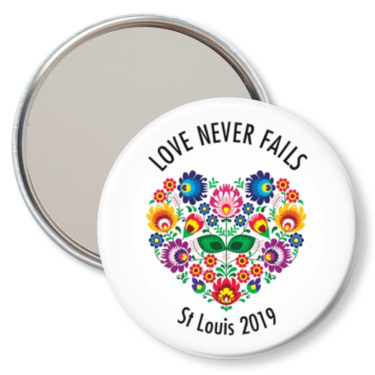 przypinka lusterko Love Never Fails