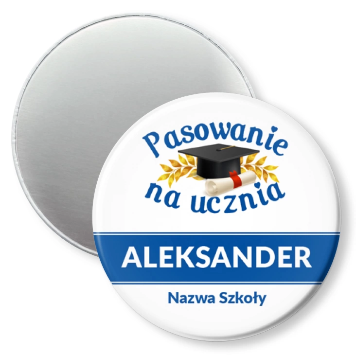 przypinka magnes Pasowanie na ucznia z biretem, imieniem i nazwą szkoły