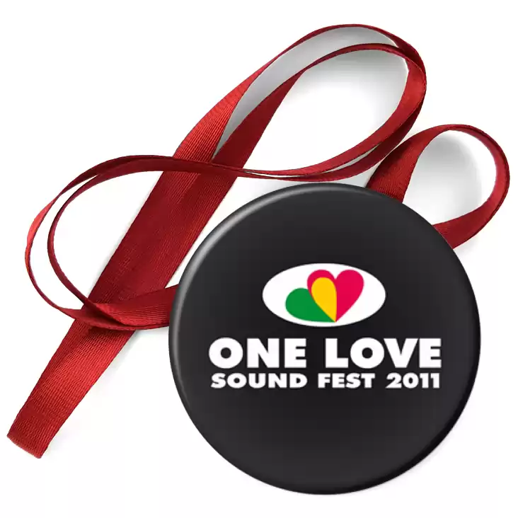 przypinka medal One love 2011 - czarne