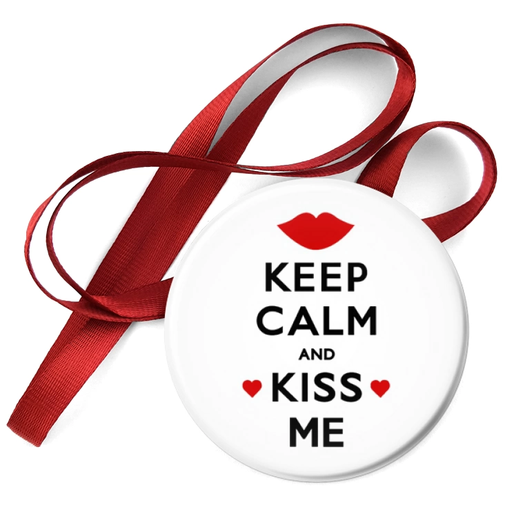 przypinka medal Kiss me