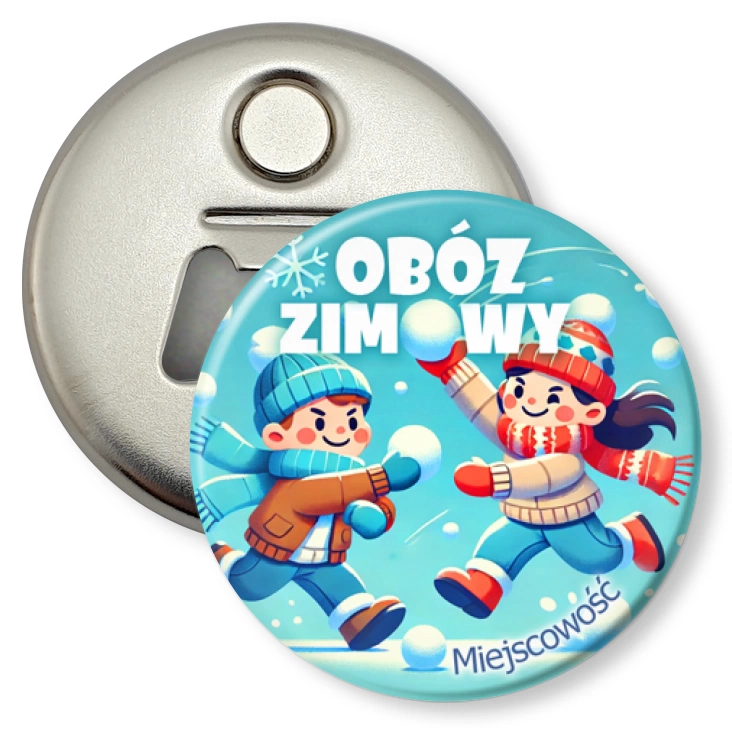 przypinka otwieracz-magnes Obóz zimowy zabawa śnieżkami