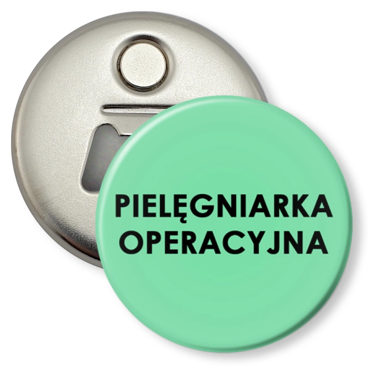przypinka otwieracz-magnes Pielęgniarka operacyjna czarne litery