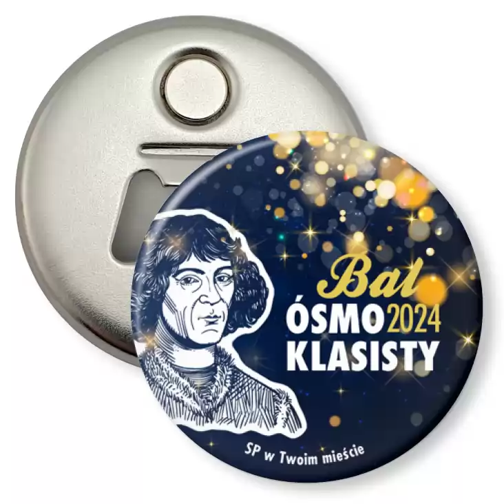 przypinka otwieracz-magnes Bal Ósmoklasisty z Mikołajem Kopernikiem na granatowym tle