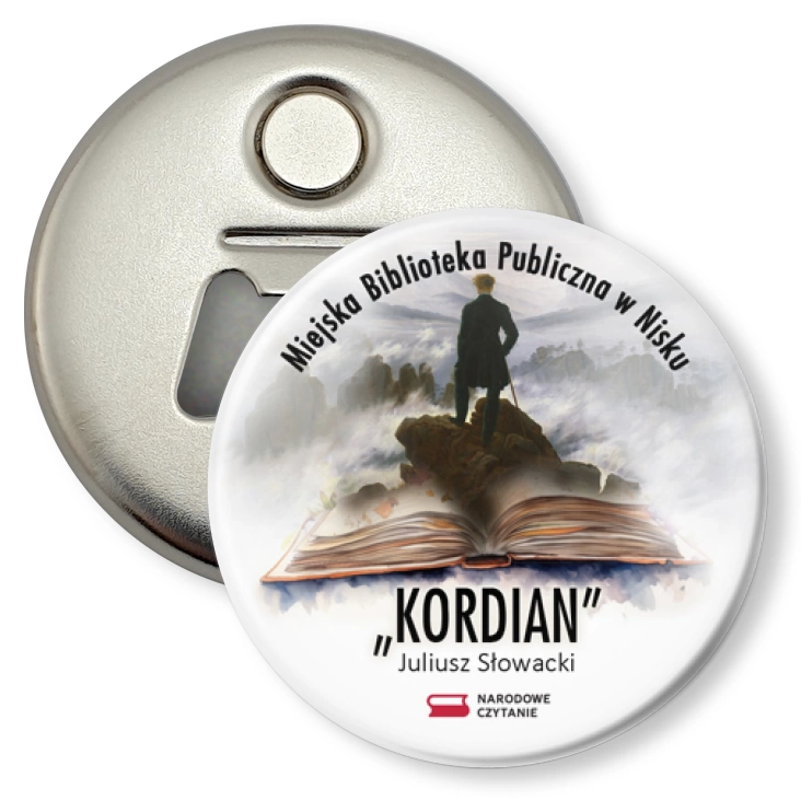 przypinka otwieracz-magnes Narodowe Czytanie Kordian 2024 Biblioteka w Nisku