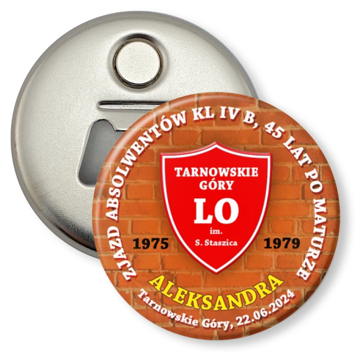 przypinka otwieracz-magnes Zjazd absolwentów 45 lat po maturze LO Tarnowskie Góry