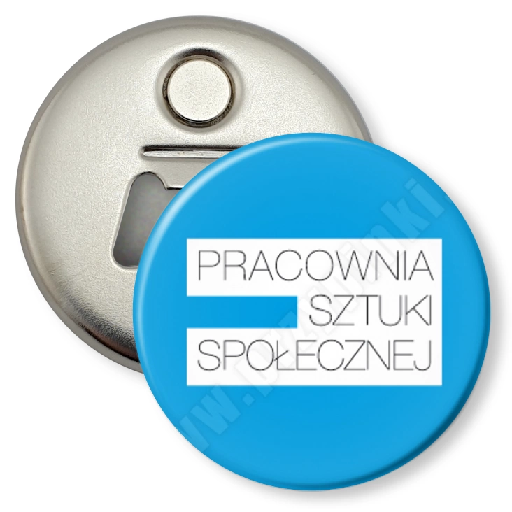 przypinka otwieracz-magnes Pracownia Sztuki Społecznej