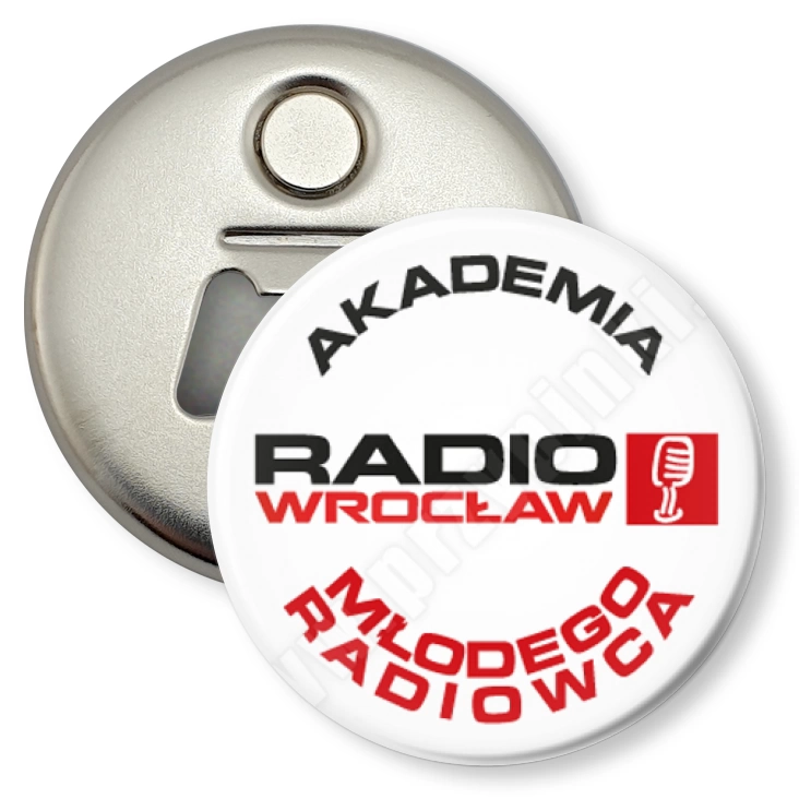 przypinka otwieracz-magnes Akademia Młodego Radiowca