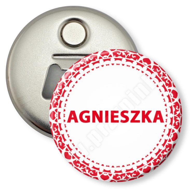 przypinka otwieracz-magnes Recepcjonistka