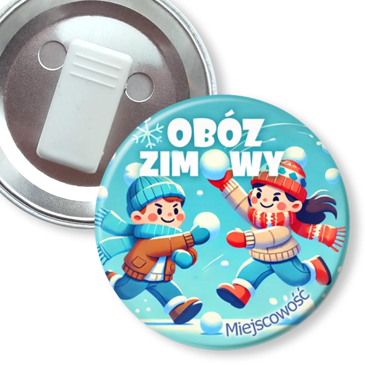 przypinka z żabką Obóz zimowy zabawa śnieżkami