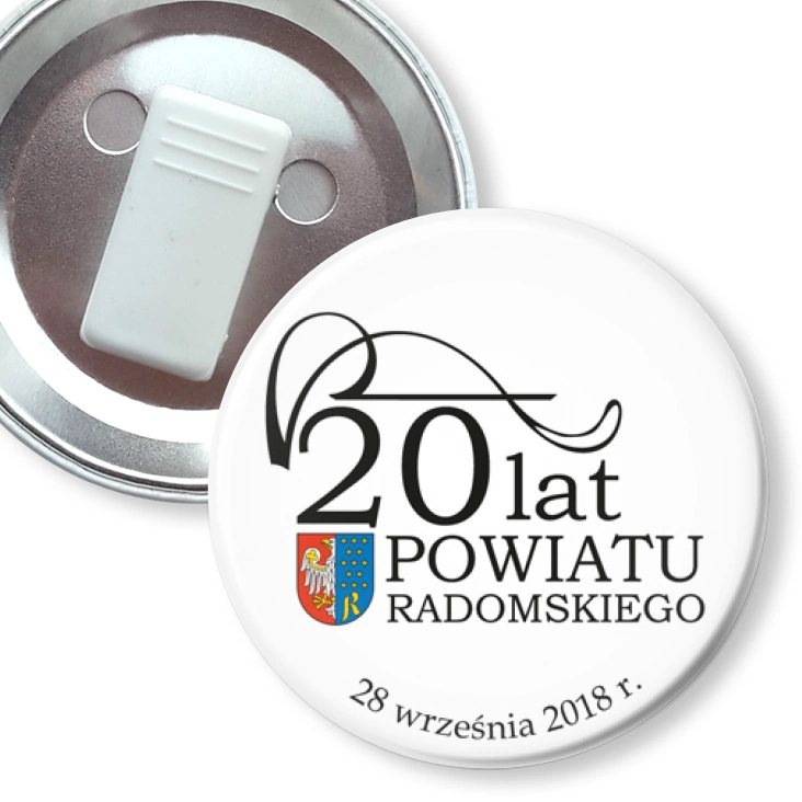 przypinka z żabką 20 lat Powiatu Radomskiego