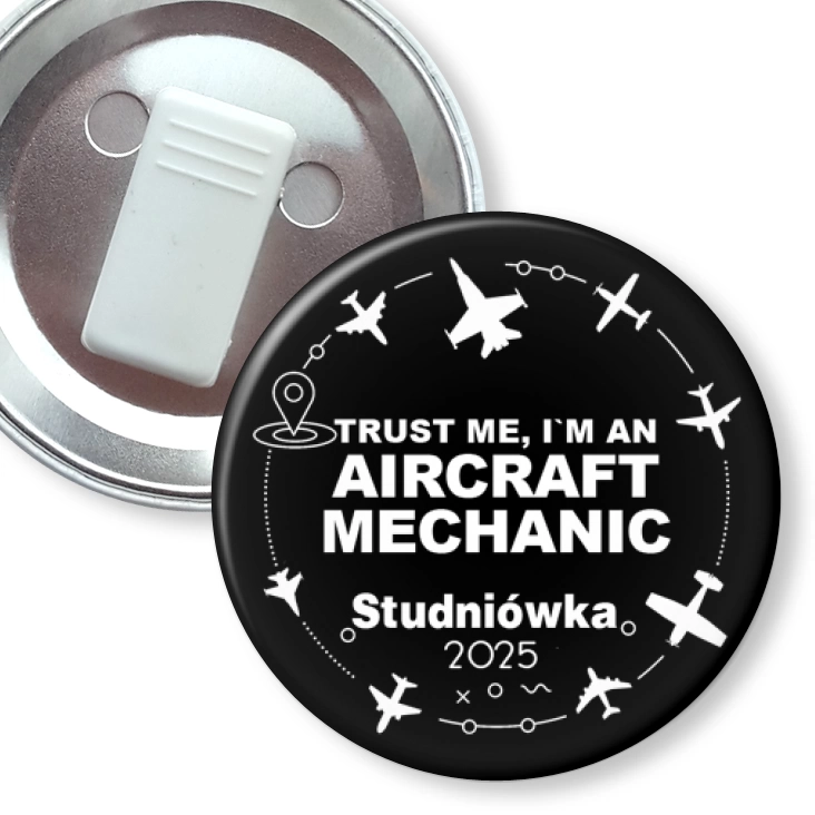 przypinka z żabką Studniówka czarna trust me aircraft mechanic