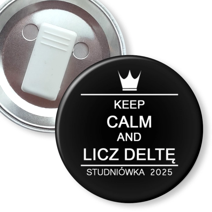 przypinka z żabką Studniówka czarna keep calm and licz delte