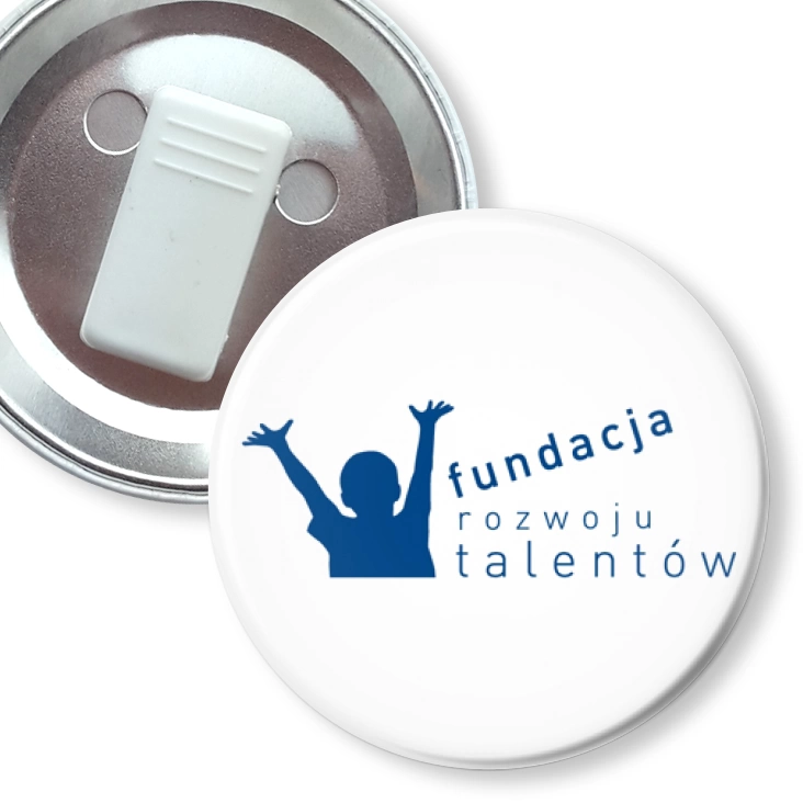 przypinka z żabką Fundacja rozwoju talentów
