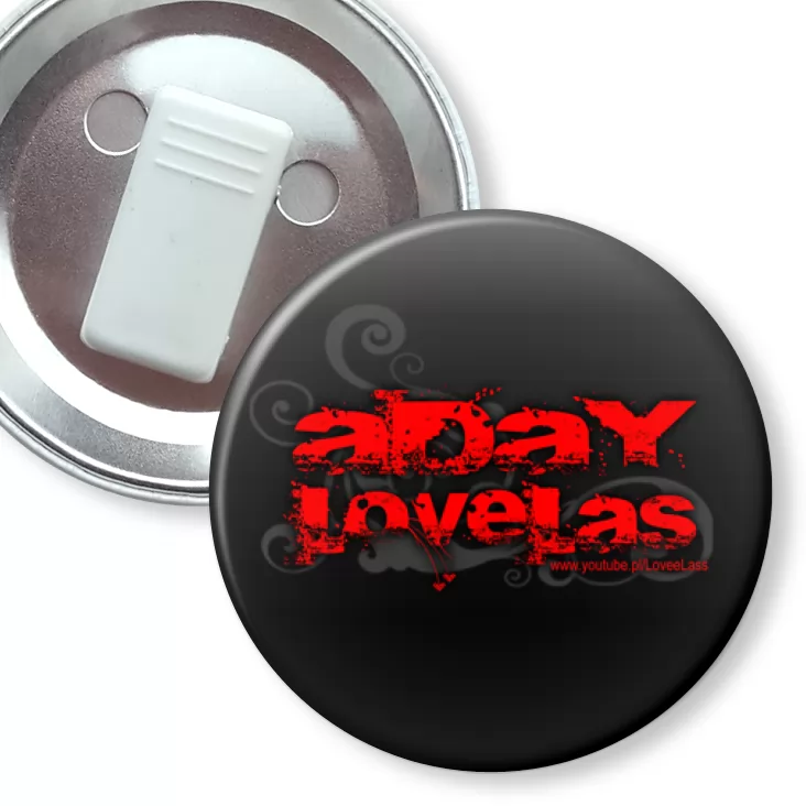 przypinka z żabką a Day LoveLas