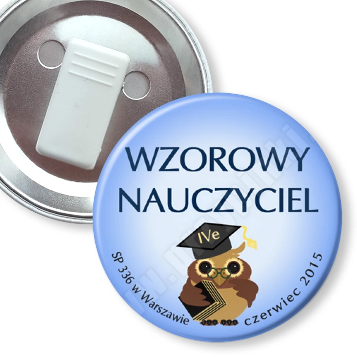 przypinka z żabką SP 336 w Warszawie