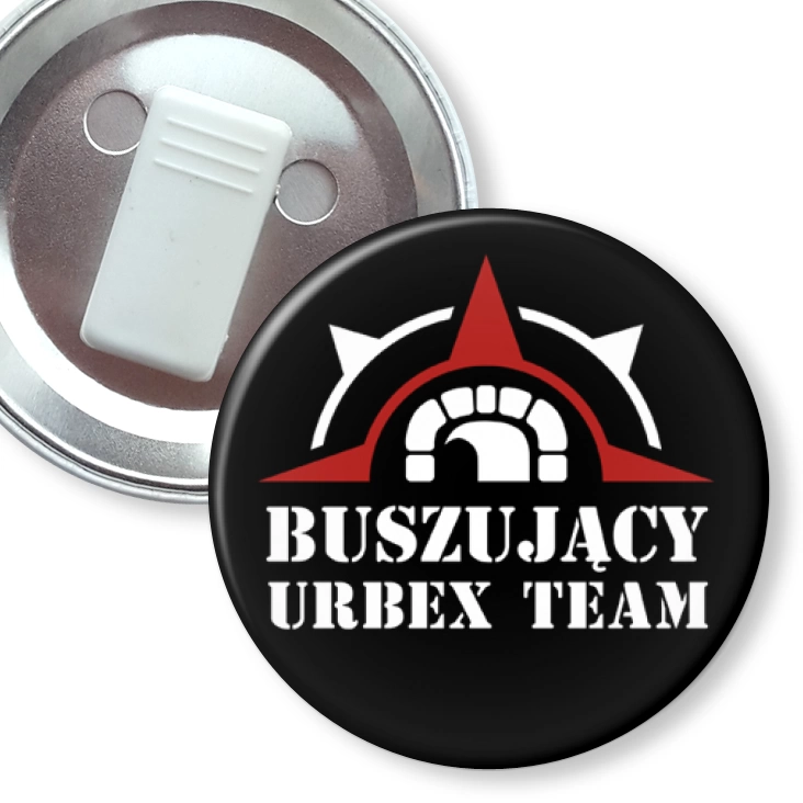 przypinka z żabką Buszujący