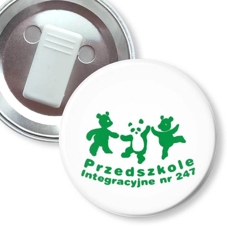 przypinka z żabką Przedszkole Integracyjne nr 247