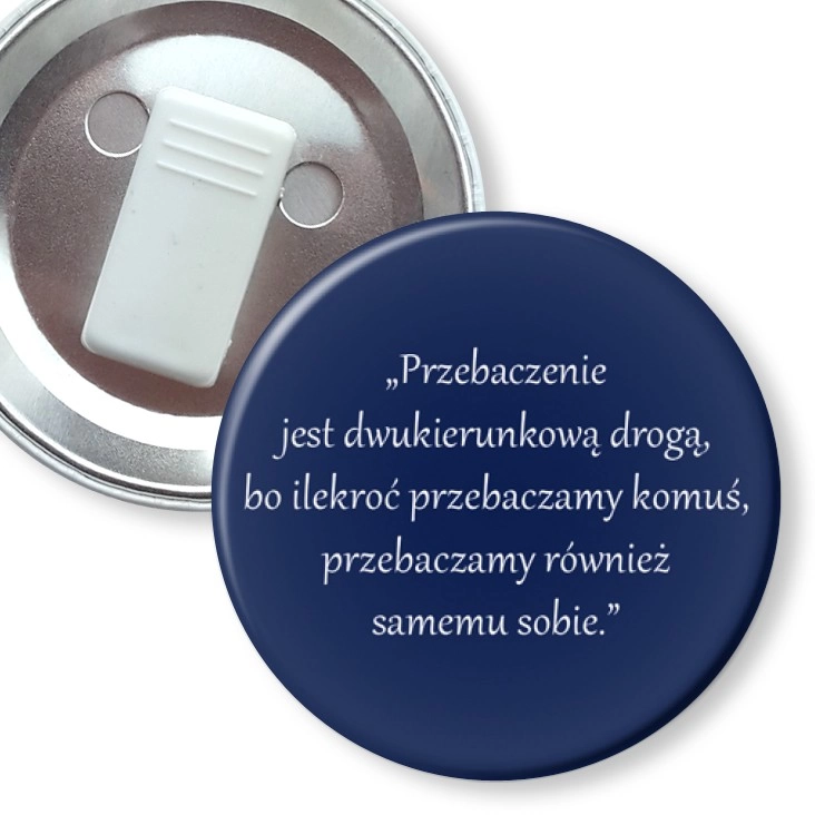 przypinka z żabką Cytat Paulo Coelho