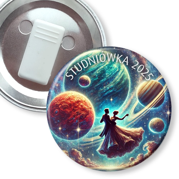 przypinka z żabką Studniówka wśród planet