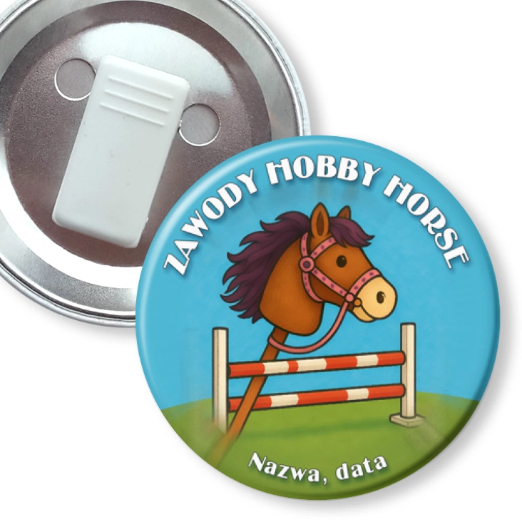 przypinka z żabką Zawody hobby horse na niebieskim tle