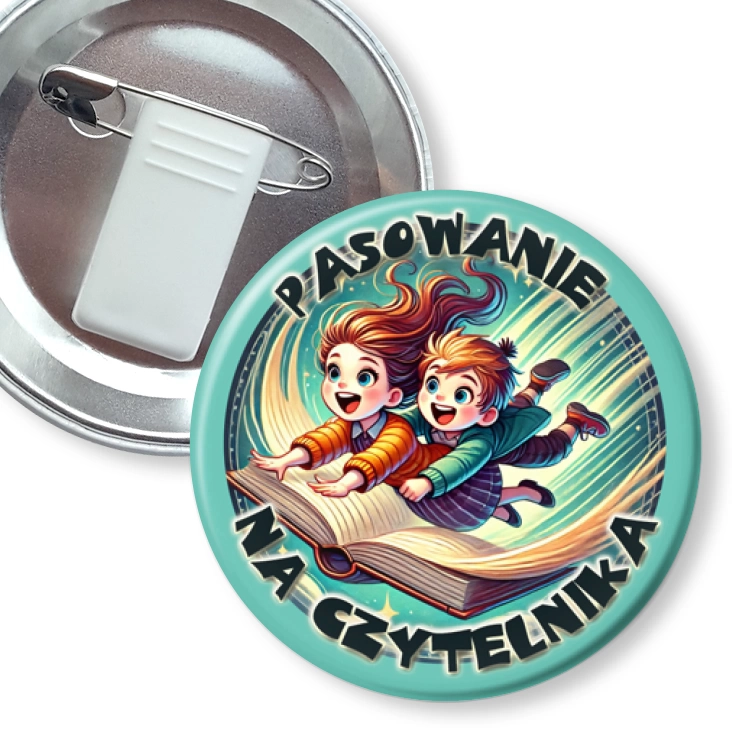 przypinka z żabką i agrafką Pasowanie na czytelnika lot na książce