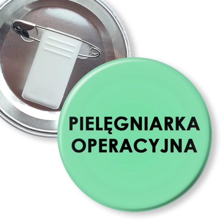 przypinka z żabką i agrafką Pielęgniarka operacyjna czarne litery