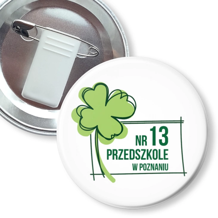 przypinka z żabką i agrafką Przedszkole nr 13 w Poznaniu