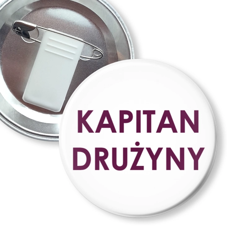 przypinka z żabką i agrafką Kapitan drużyny fioletowy napis