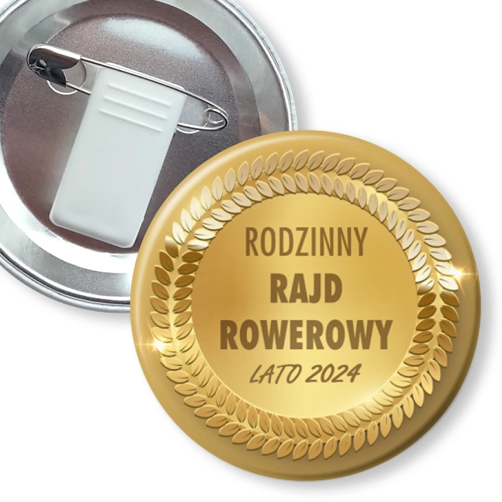 przypinka z żabką i agrafką Rodzinny Rajd Rowerowy na złotym tle