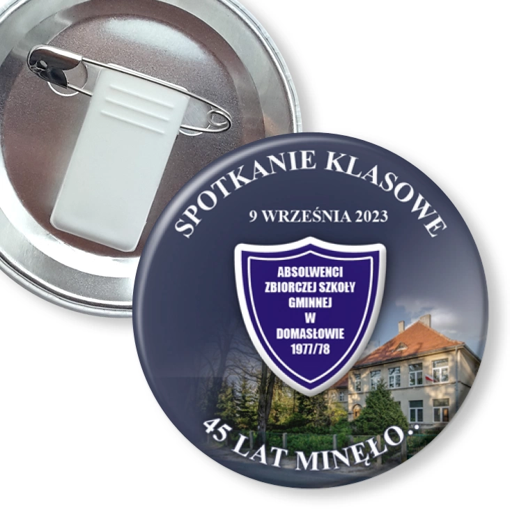 przypinka z żabką i agrafką Spotkanie klasowe Zbiorczej Szkoły Gminnej w Domasłowie