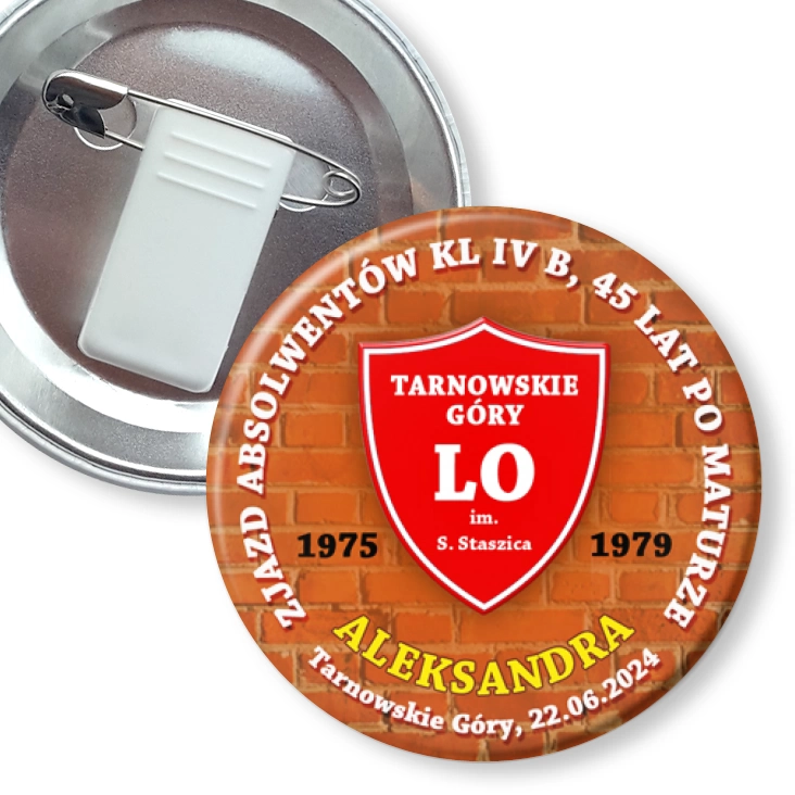 przypinka z żabką i agrafką Zjazd absolwentów 45 lat po maturze LO Tarnowskie Góry