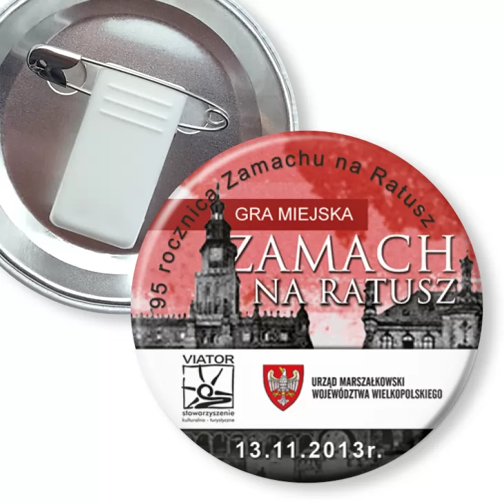 przypinka z żabką i agrafką Gra Miejska - Zamach na Ratusz
