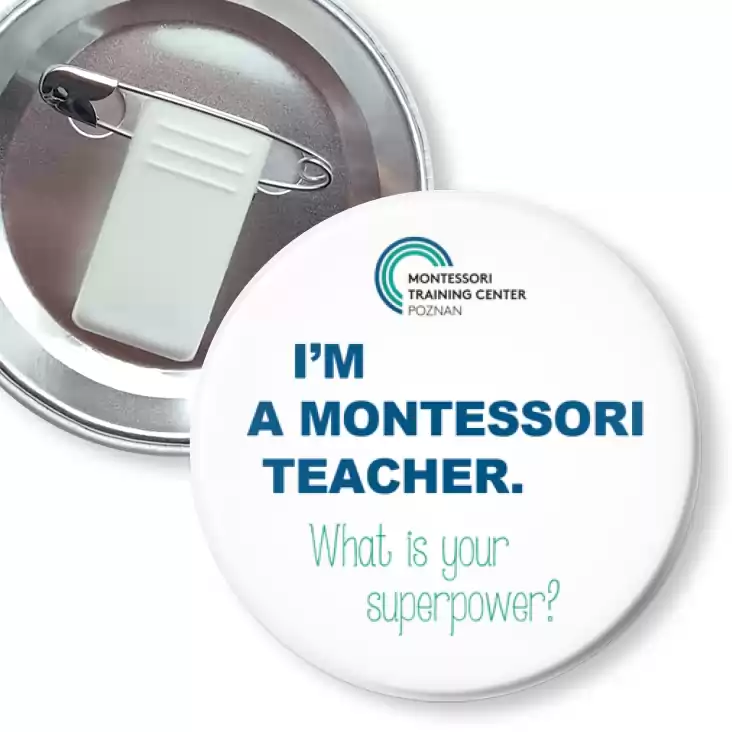 przypinka z żabką i agrafką I’m a Montessori teacher