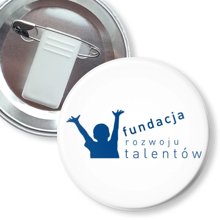 przypinka z żabką i agrafką Fundacja rozwoju talentów