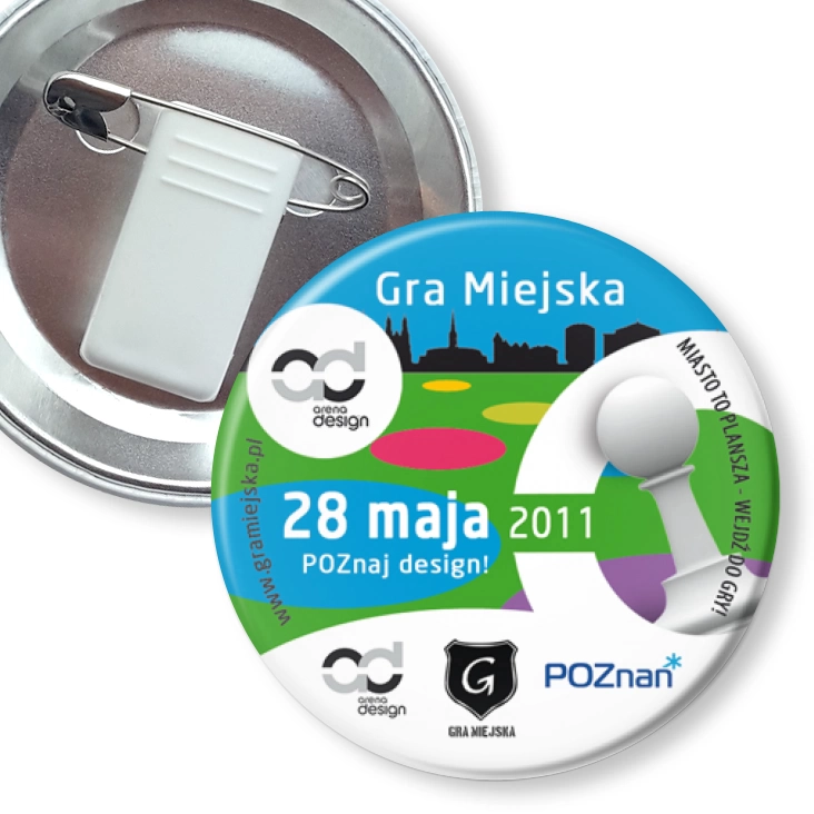przypinka z żabką i agrafką Gra Miejska - Poznaj design