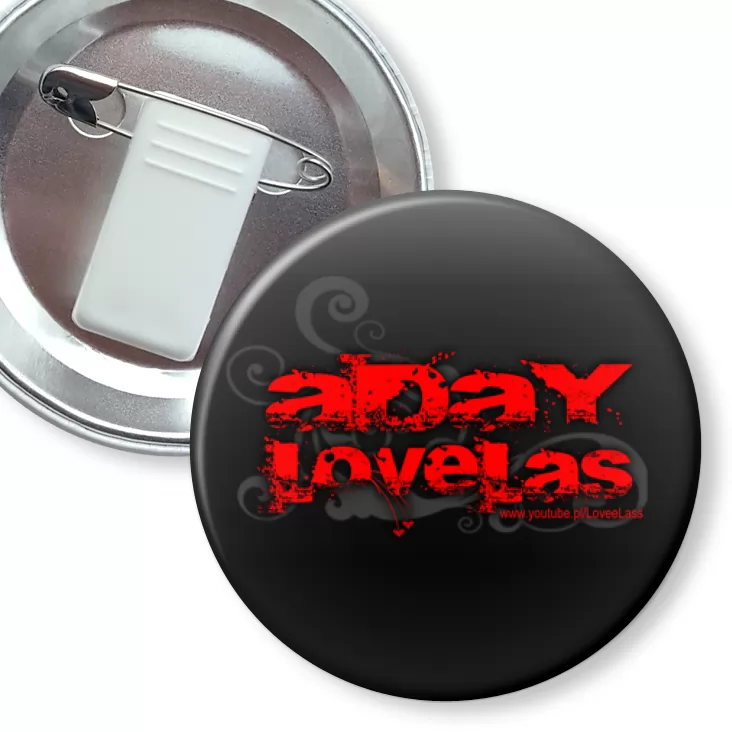 przypinka z żabką i agrafką a Day LoveLas